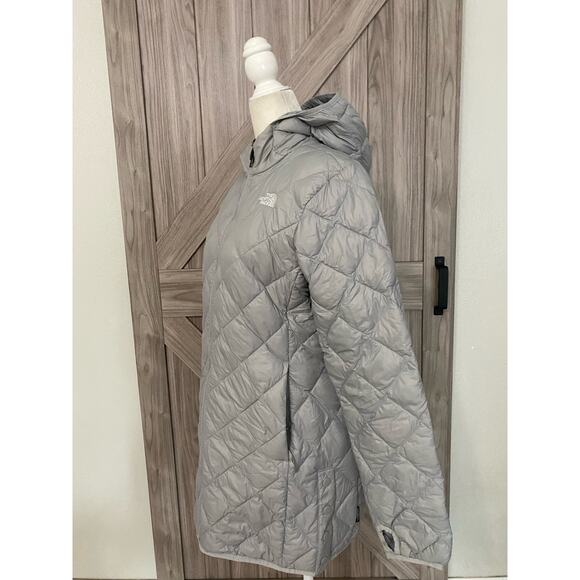 The North Face Kids Gray Quilted Jacket - Picture 6 of 9